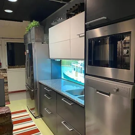 Vanha Ravintola Oelvin Suolatorilla - Vanhan Kanttorilan Yhteydessae *