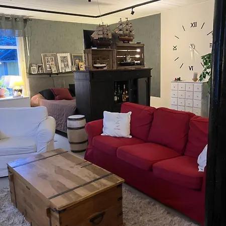 Vanha Ravintola Oelvin Suolatorilla - Vanhan Kanttorilan Yhteydessae * Loviisa