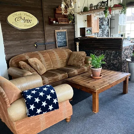 Vanha Ravintola Oelvin Suolatorilla - Vanhan Kanttorilan Yhteydessae Apartmán Loviisa