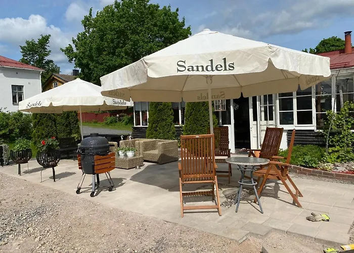 Vanha Ravintola Oelvin Suolatorilla - Vanhan Kanttorilan Yhteydessae * 罗威萨