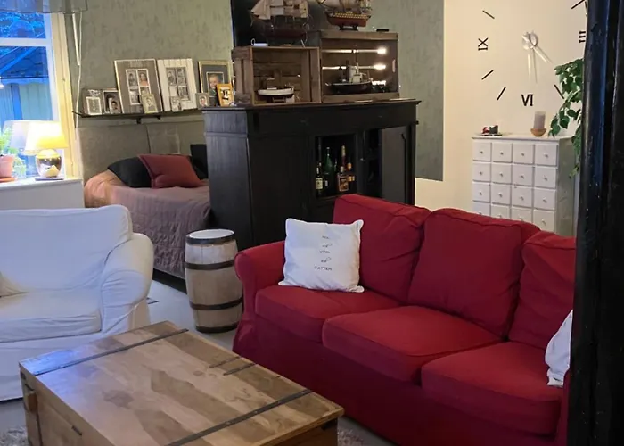 Vanha Ravintola Oelvin Suolatorilla - Vanhan Kanttorilan Yhteydessae * 罗威萨